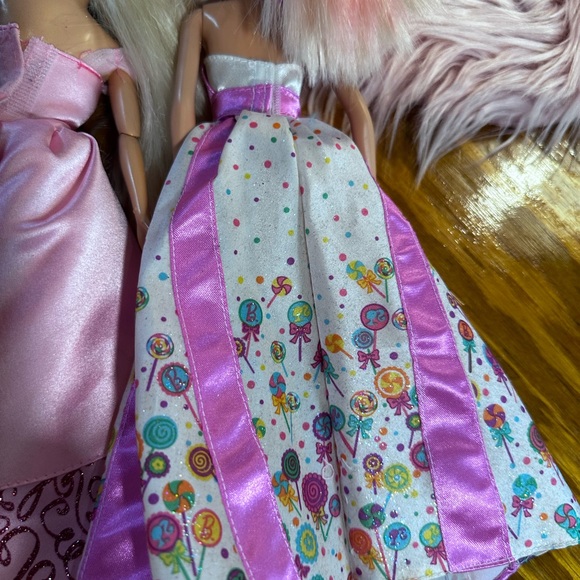 Mattel Barbies Set of 4 with Evening Gowns Mixed Set - Picture 5 of 16